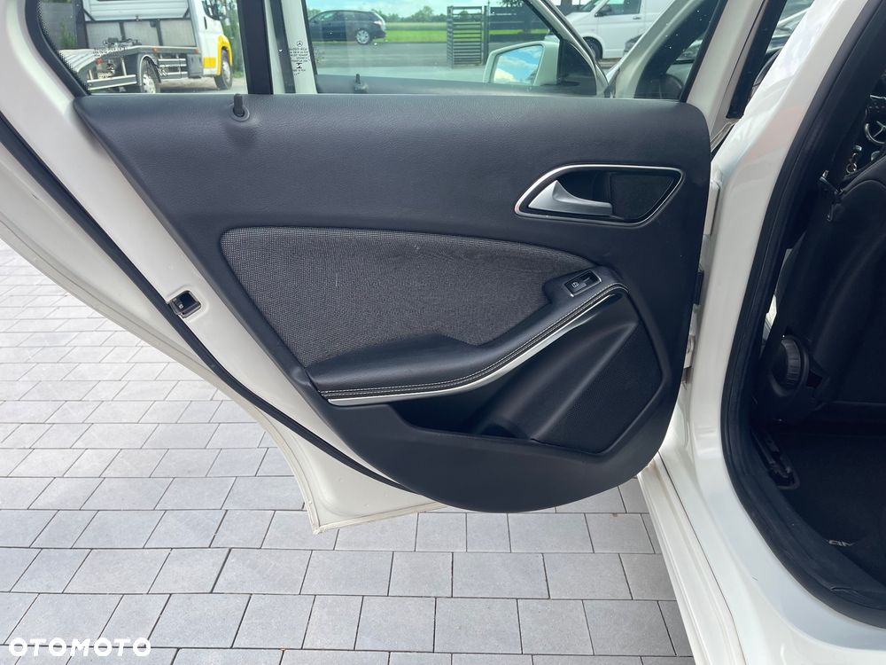 Mercedes-Benz Klasa A 180 d 7G-DCT - 30