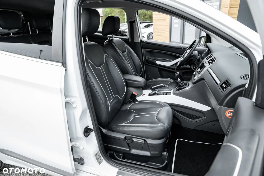 Ford Kuga 2.5 4x4 Individual - 25