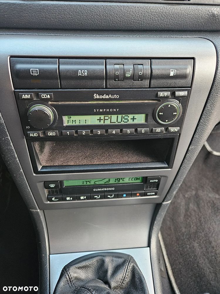 Skoda Octavia 1.6 Ambition - 14