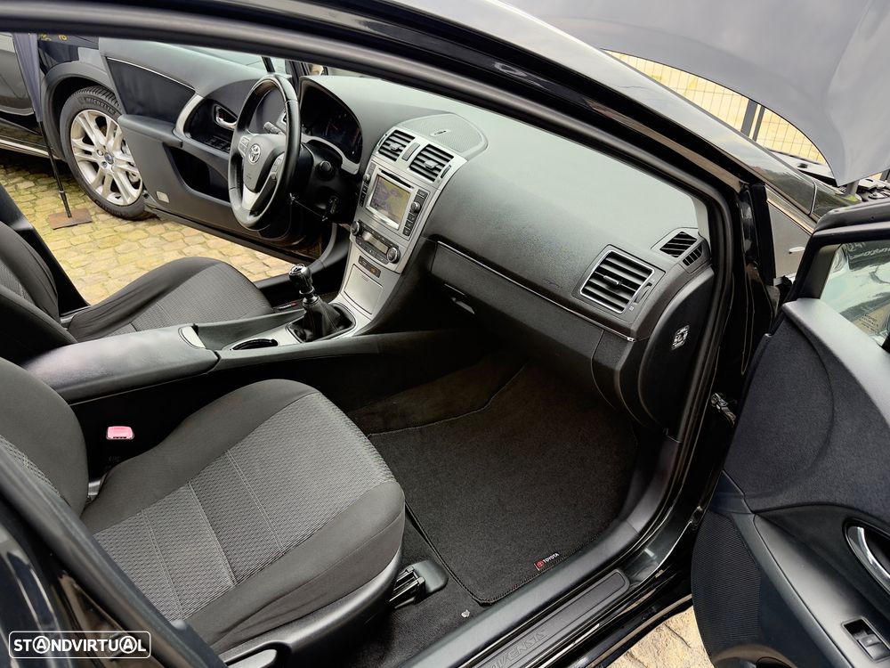 Toyota Avensis SW 2.0 D-4D Exclusive +Navi - 52