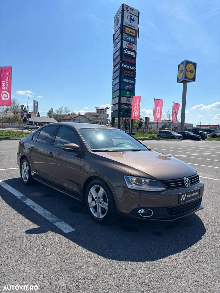 Volkswagen Jetta - 24