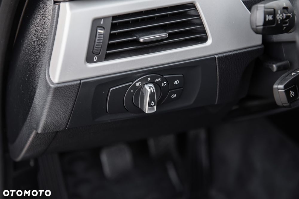 BMW Seria 3 318i Edition Lifestyle - 17
