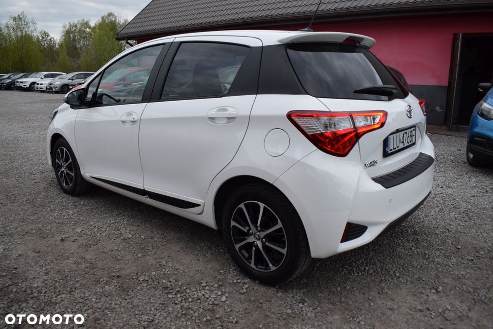 Toyota Yaris 1.5 Premium CVT - 2