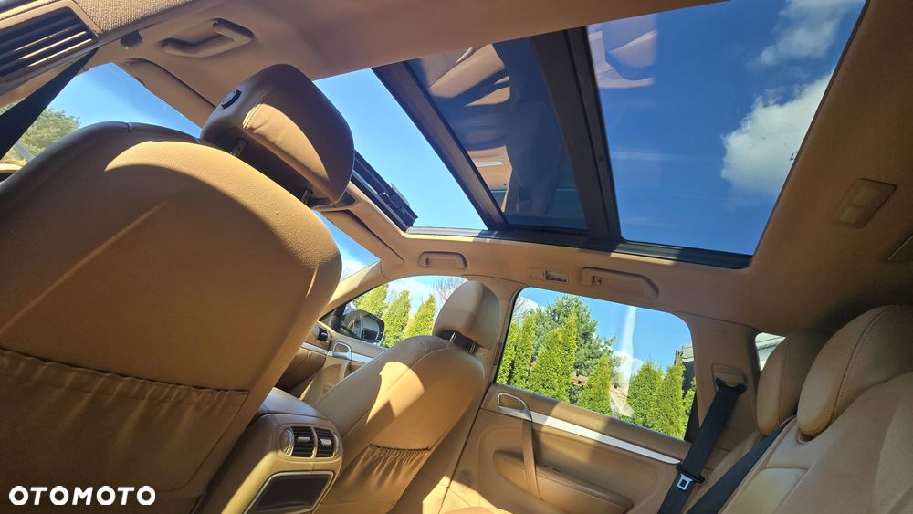 Porsche Cayenne - 13