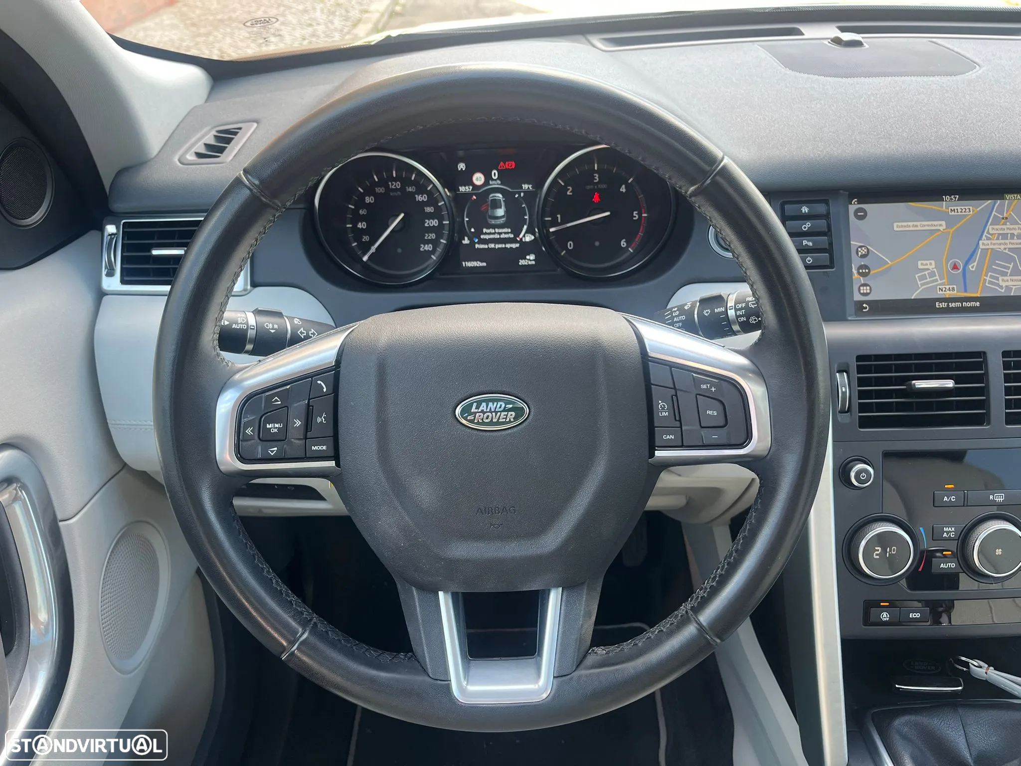 Land Rover Discovery Sport - 27
