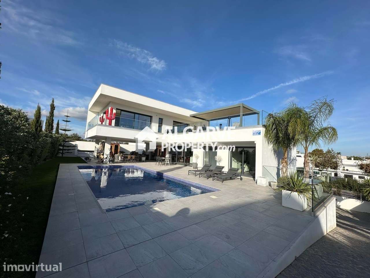 Moradia T3 de Luxo em zona calma e residencial perto da praia em Alcan - Grande imagem: 5/26