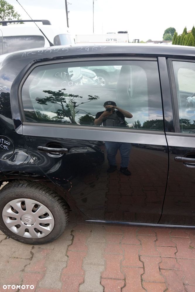 DRZWI TYLNE PRAWE CITIGO NF1 5D HB LC9X  CZARNY SKODA 2011-2019 - 1