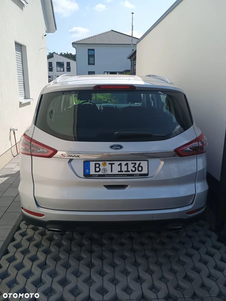 Ford S-Max - 13