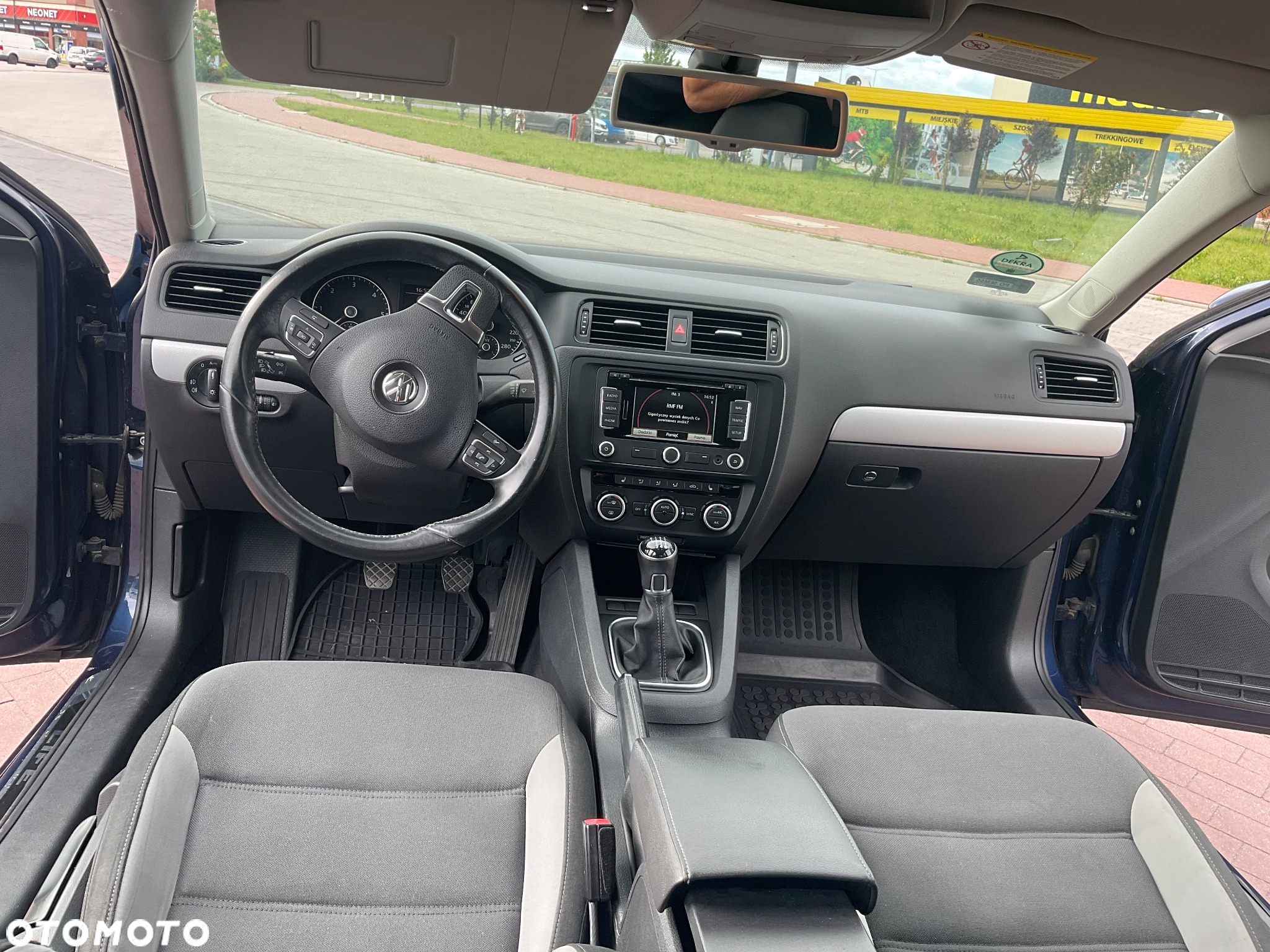Volkswagen Jetta 2.0 TDI Life - 28