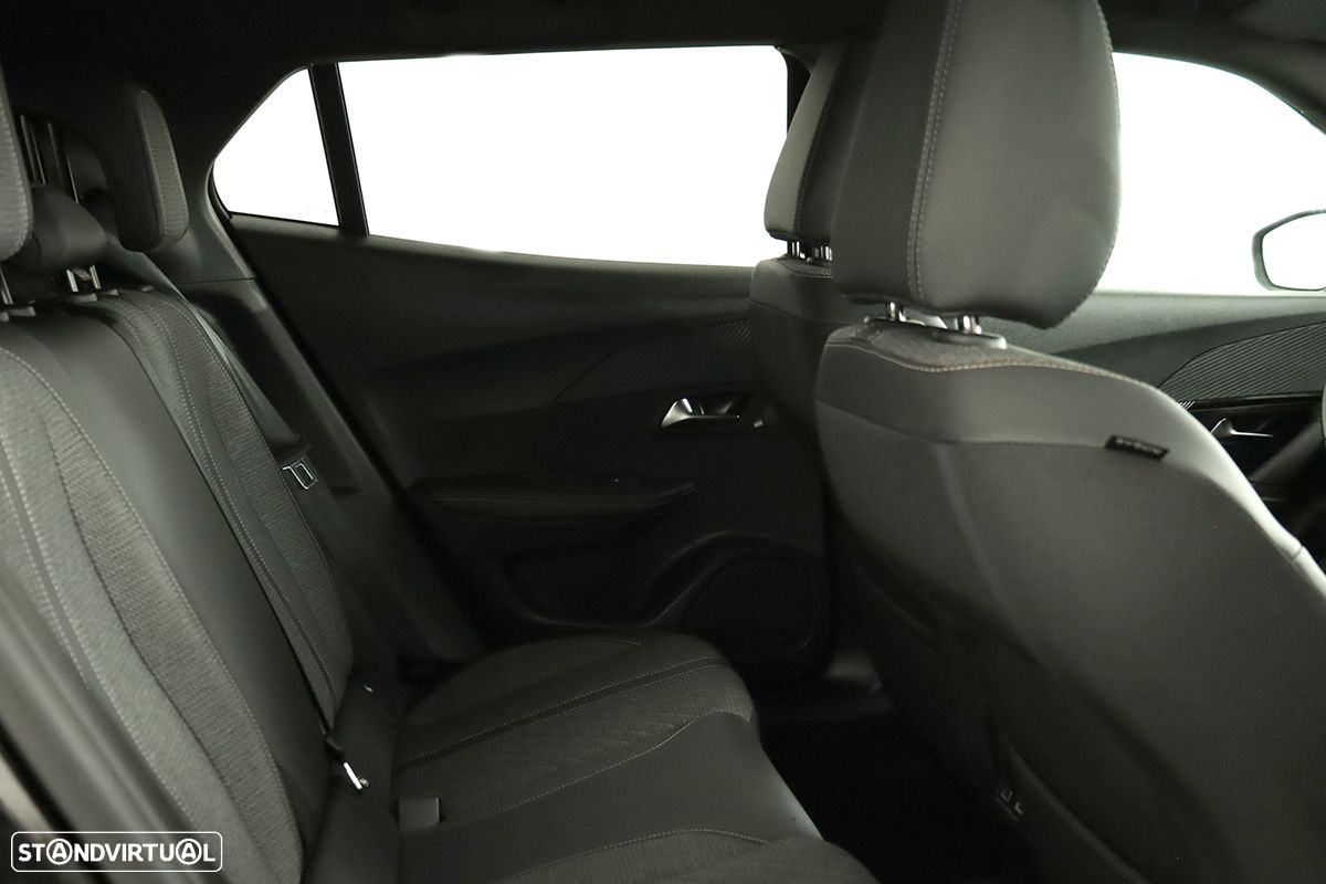 Peugeot 2008 1.2 PureTech Allure - 22