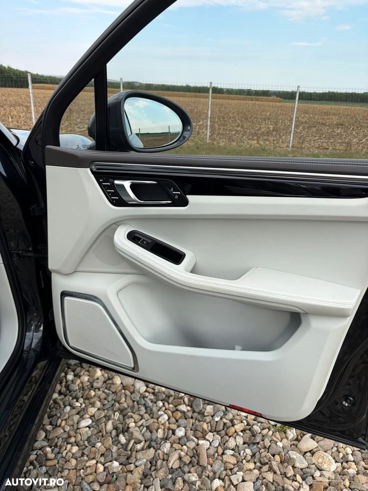 Porsche Macan - 34