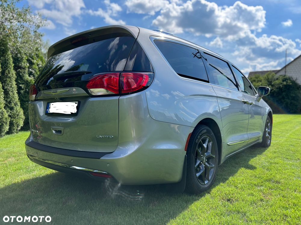 Chrysler Pacifica - 6