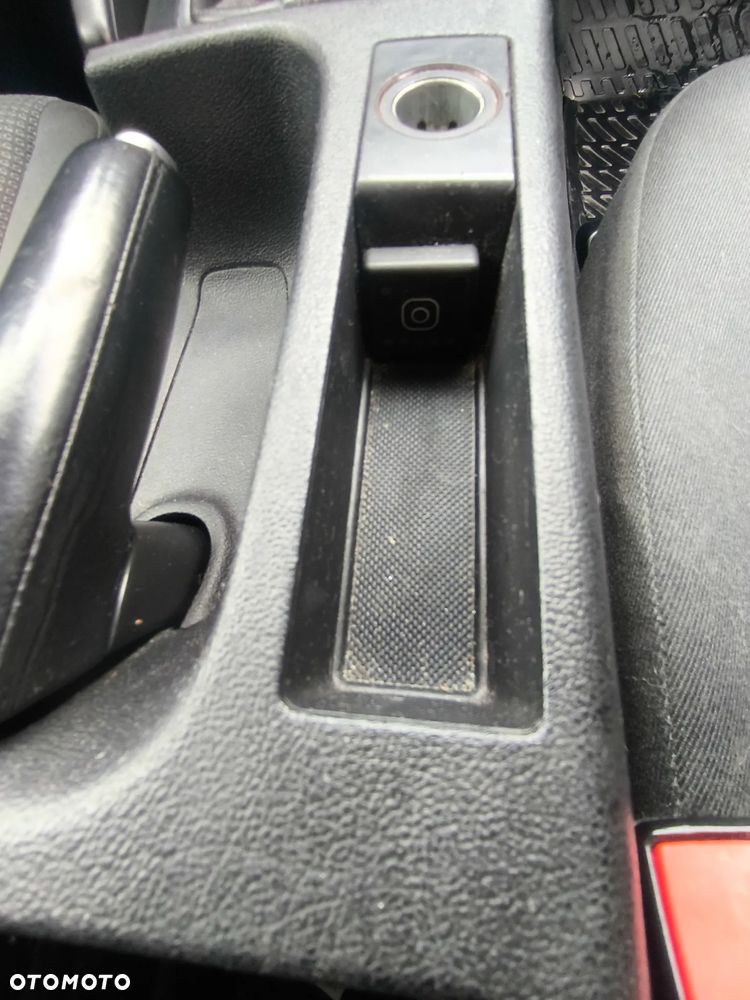 Audi A3 3-drzwiowe 1.6 Ambiente - 24