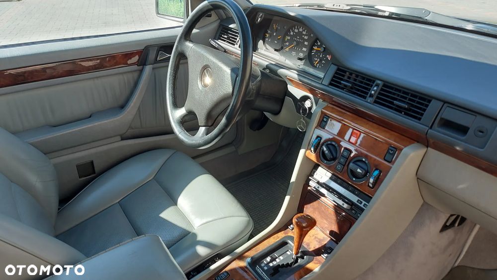 Mercedes-Benz W124 (1984-1993) - 14