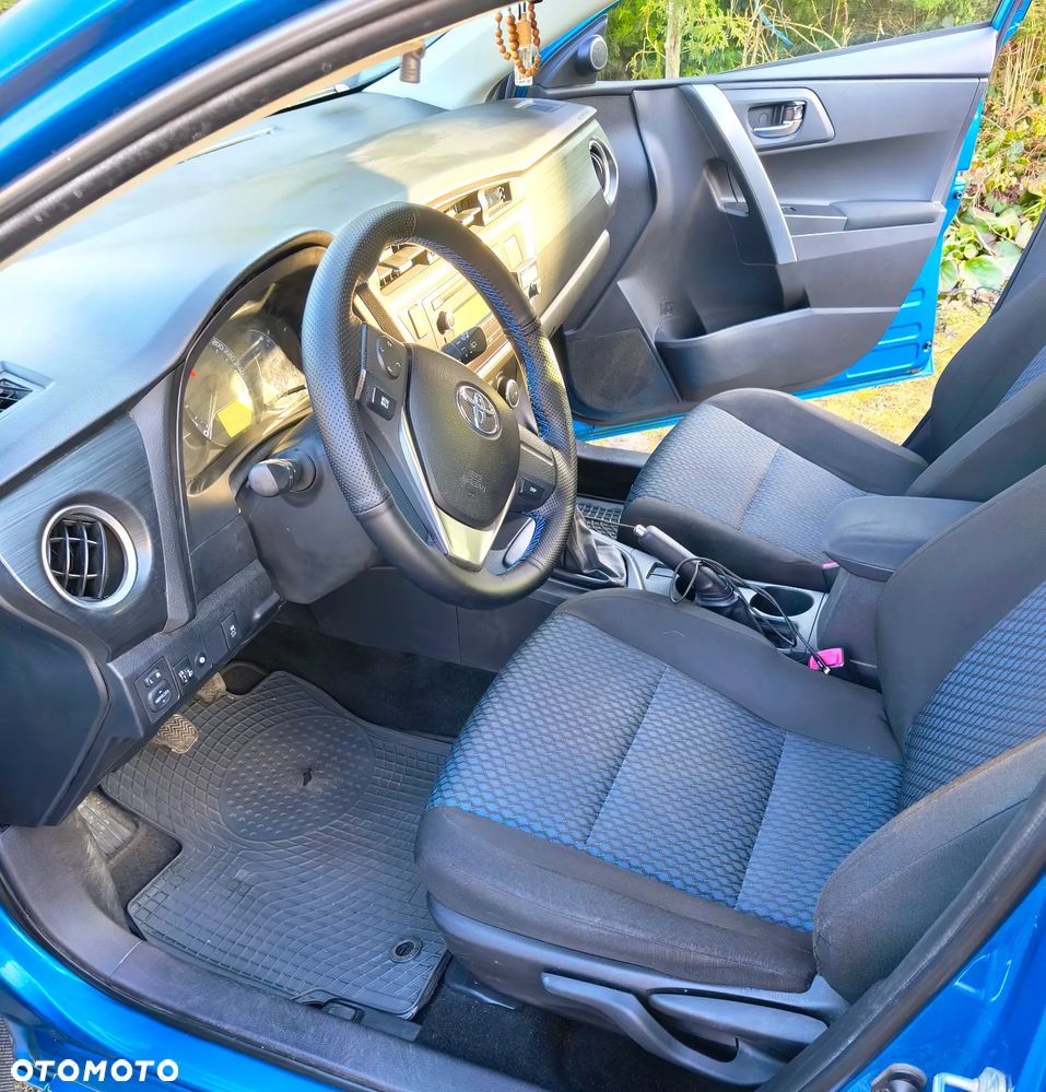 Toyota Auris - 12