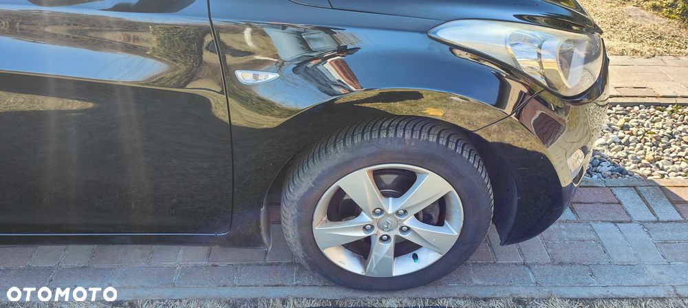 Hyundai Elantra 1.6 Comfort - 17