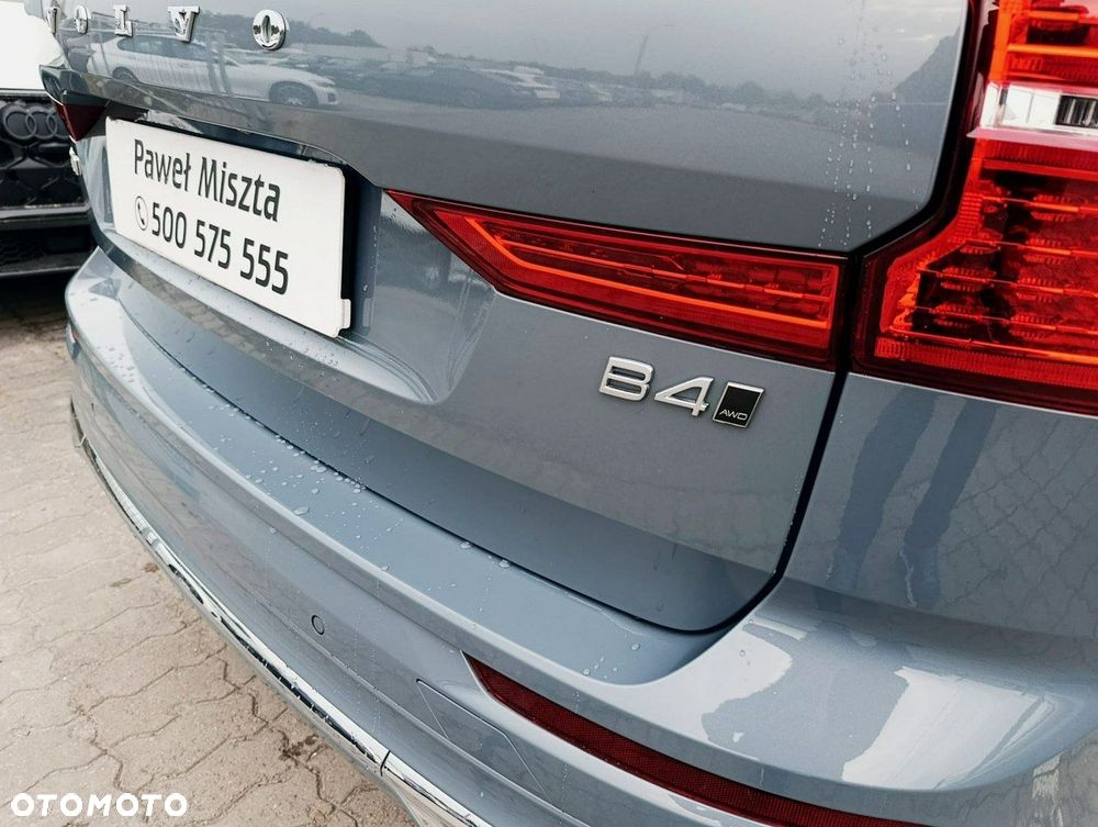 Volvo XC 60 B4 D AWD Plus Bright - 36