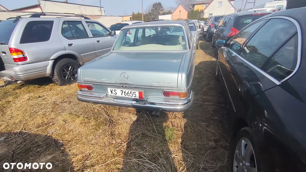 Mercedes-Benz W111 - 11