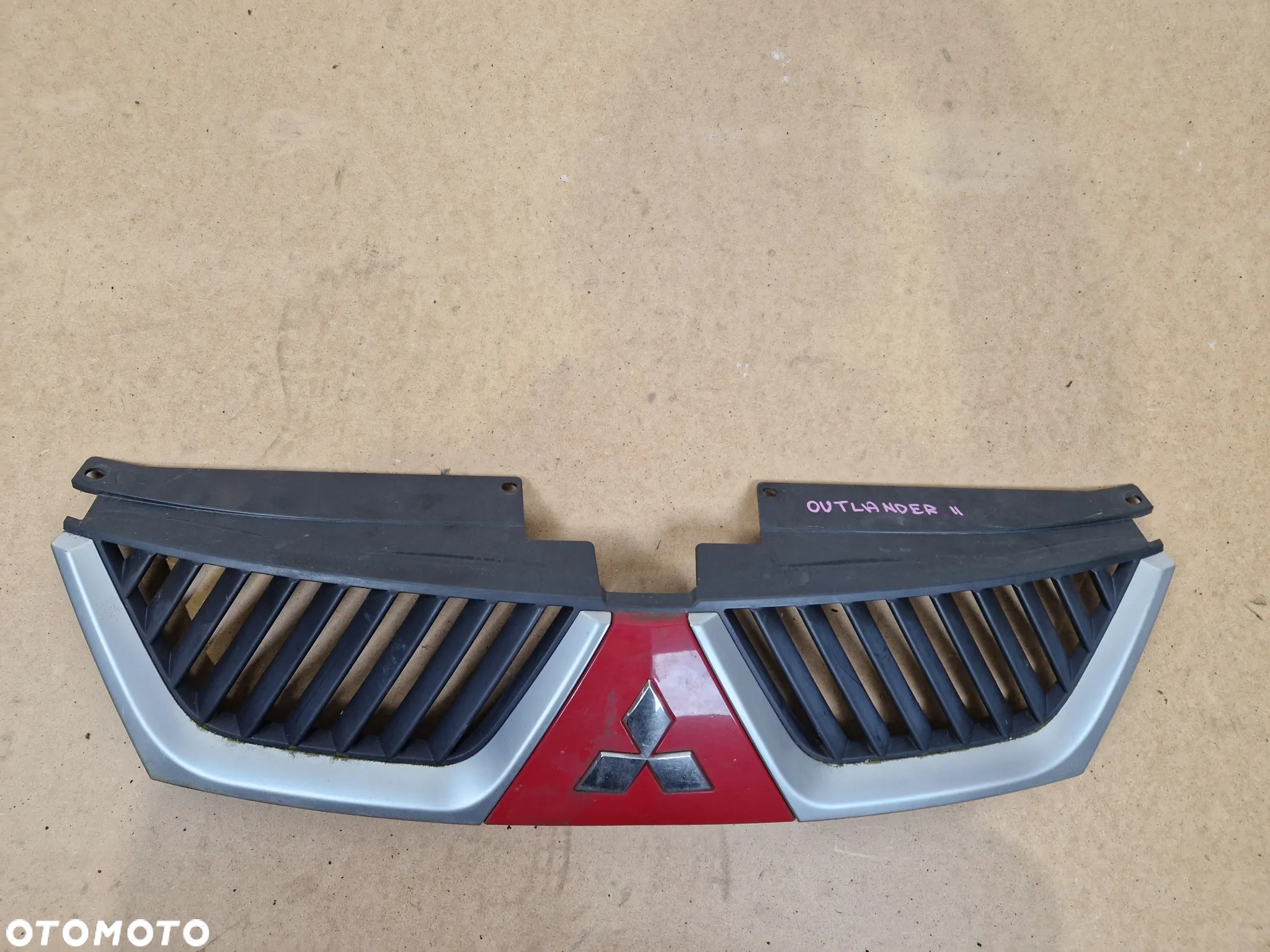 Mitsubishi Outlander II grill atrapa chłodnicy. - 2
