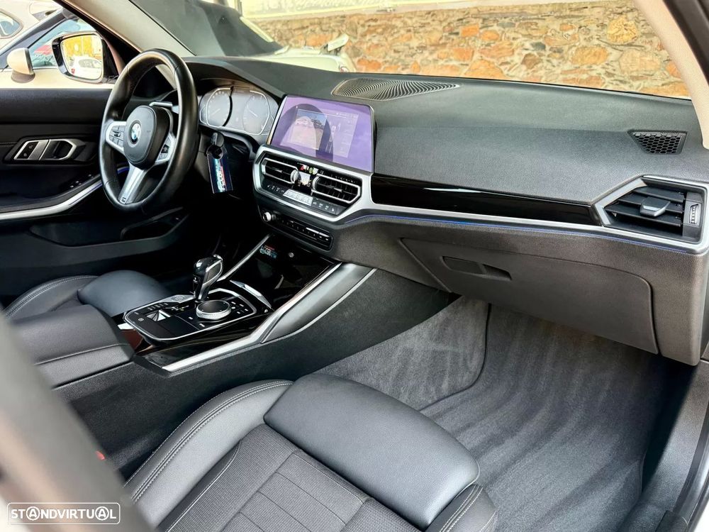 BMW 320 d Touring Pack Desportivo M Auto - 14