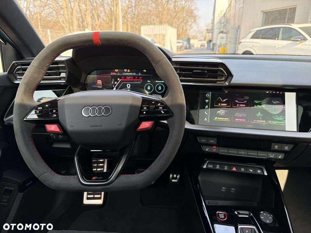 Audi RS3 Limousine - 14