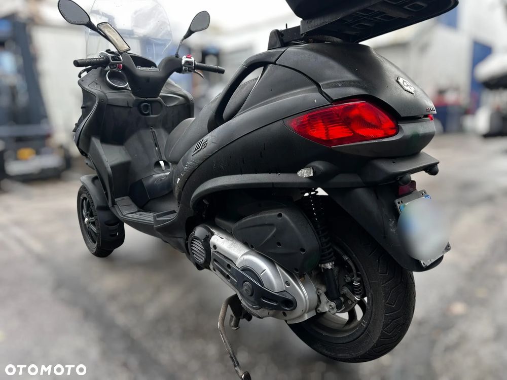 Piaggio MP-3 - 4