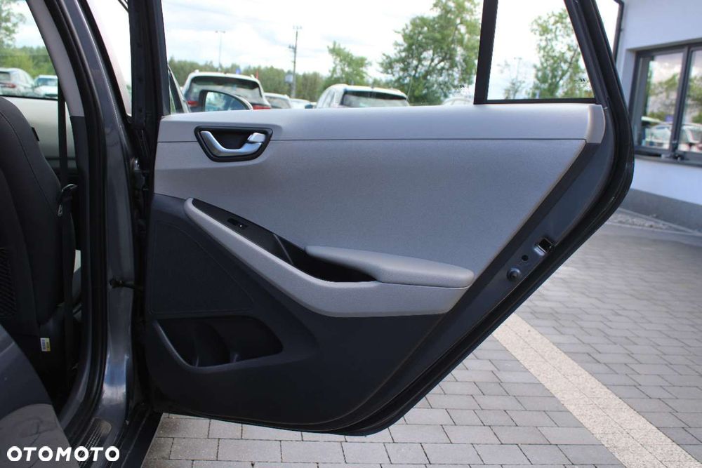 Hyundai IONIQ - 27