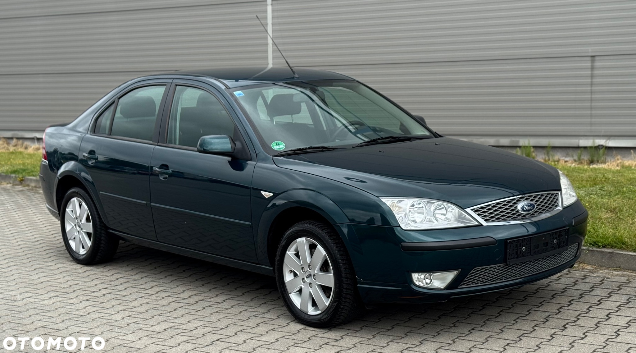 Ford Mondeo 1.8 X - 15
