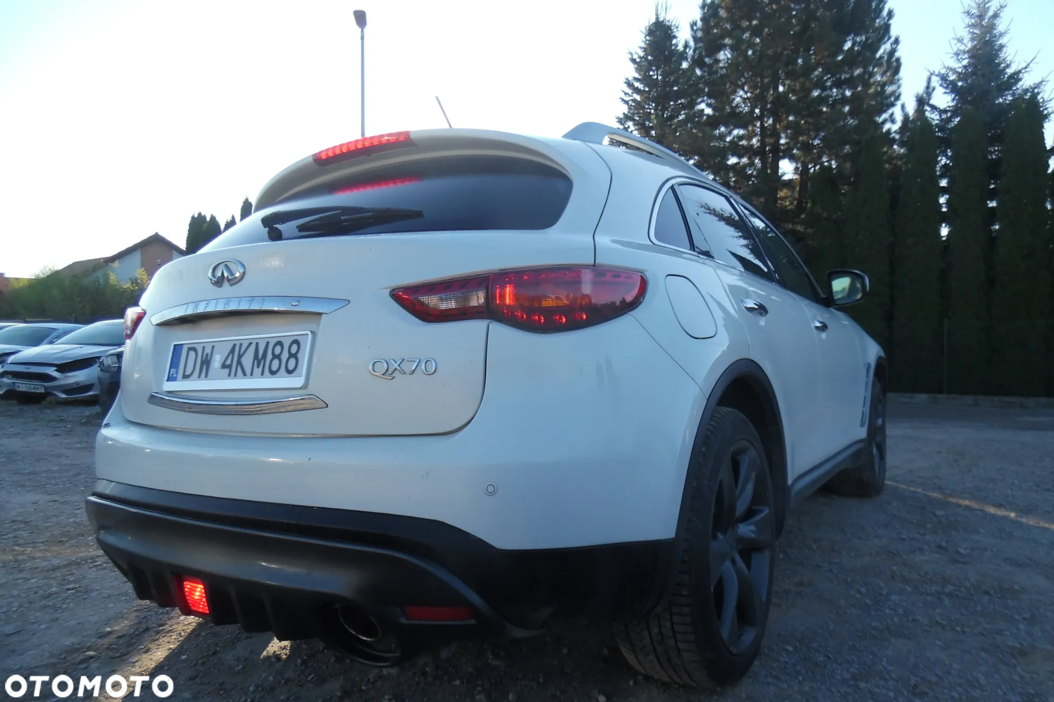Infiniti QX70 - 4