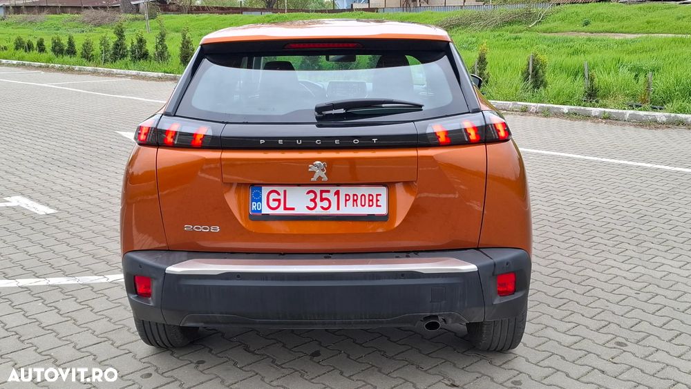 Peugeot 2008 1.2 L PureTech STT Active - 10