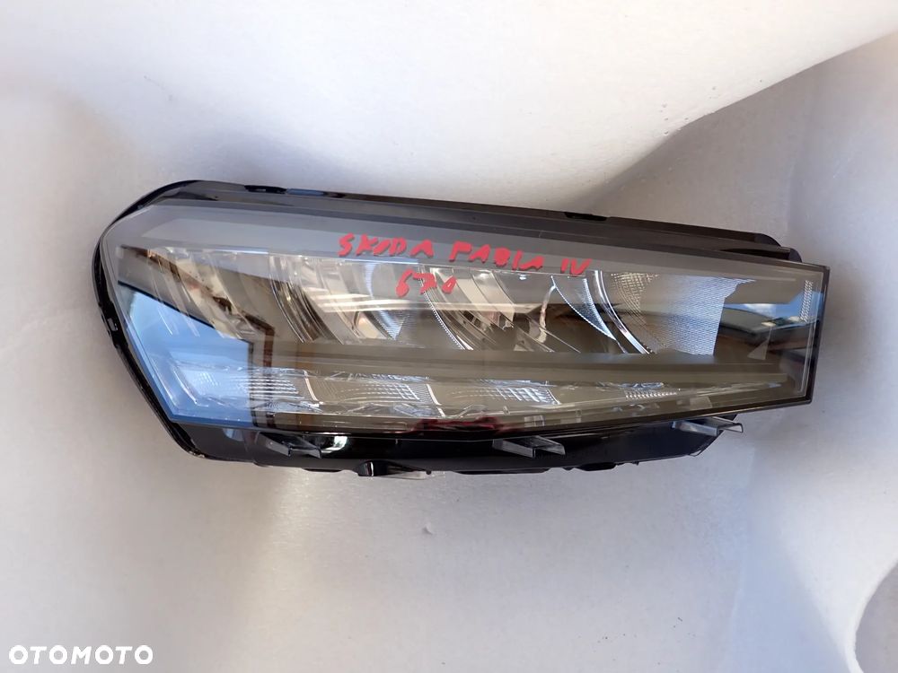 SKODA FABIA IV LAMPA PRAWY PRZÓD 6VB941016 - 1