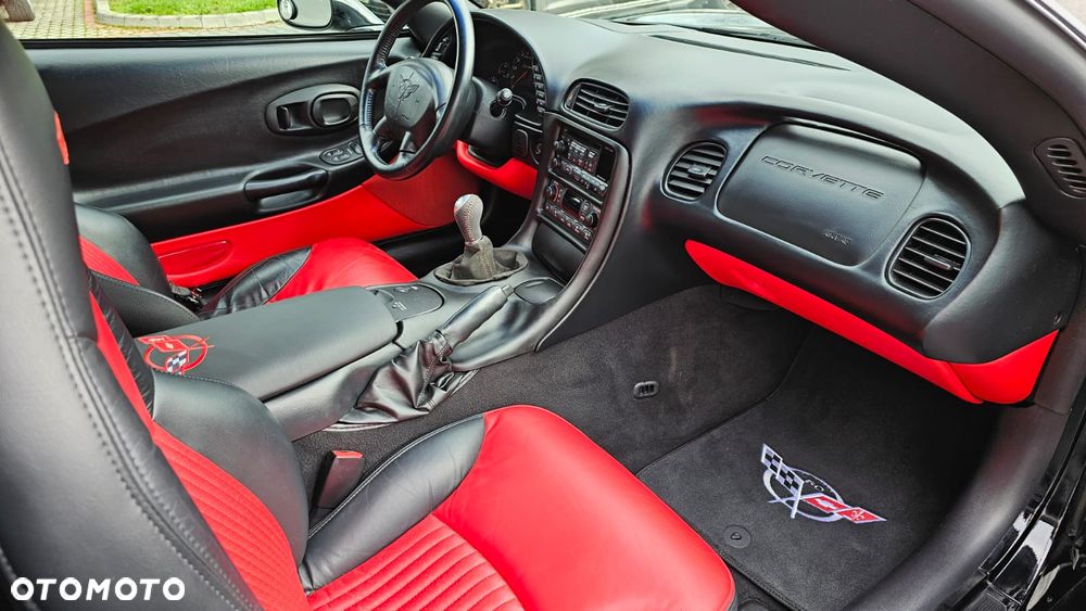 Chevrolet Corvette - 17