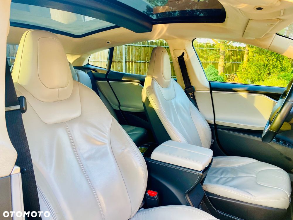 Tesla Model S Performance - 40
