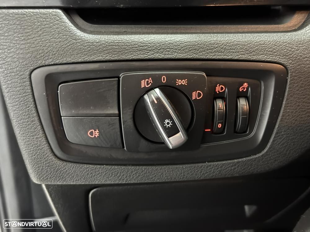BMW X1 16 d sDrive Advantage - 25