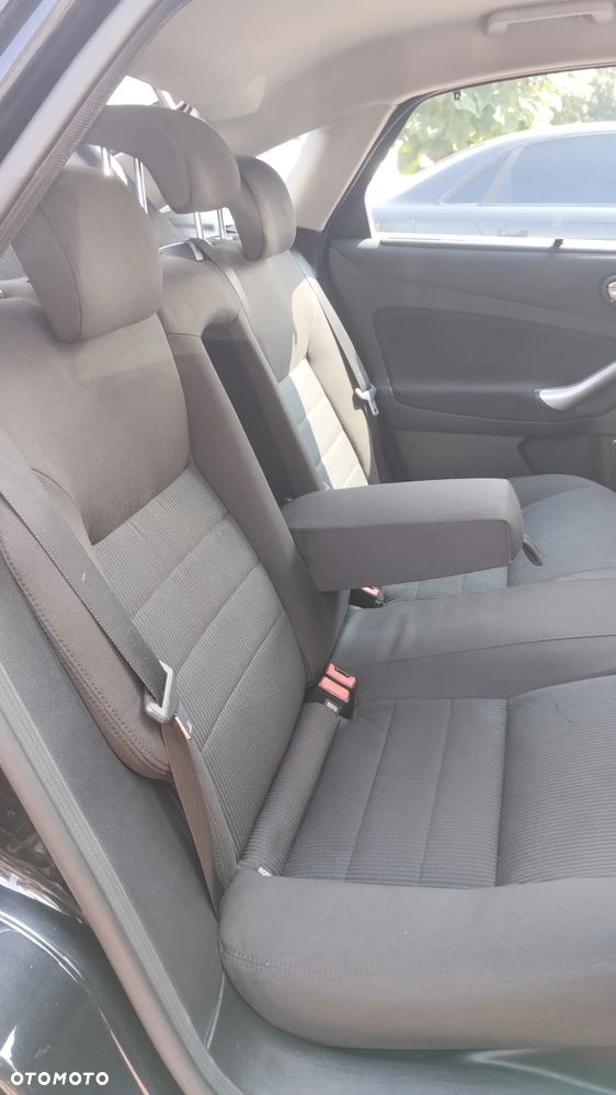 Ford Mondeo 2.2 TDCi Trend - 30
