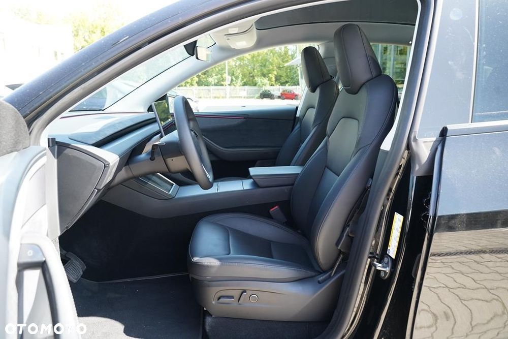 Tesla Model Y 79kWh Long Range Premium RWD - 12