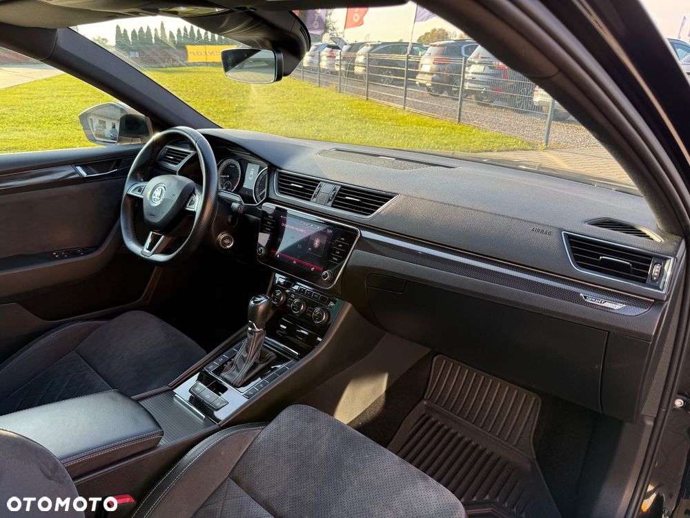 Skoda Superb 2.0 TDI Sportline DSG - 20