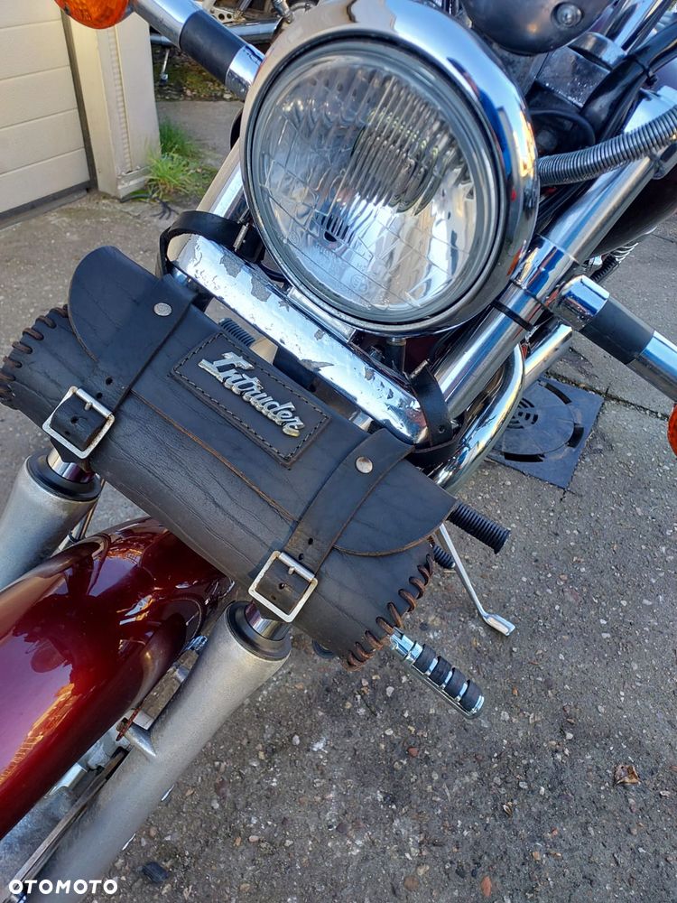 Suzuki Intruder - 32