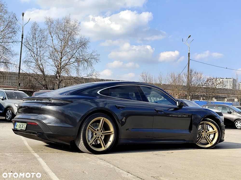 Porsche Taycan Turbo - 6