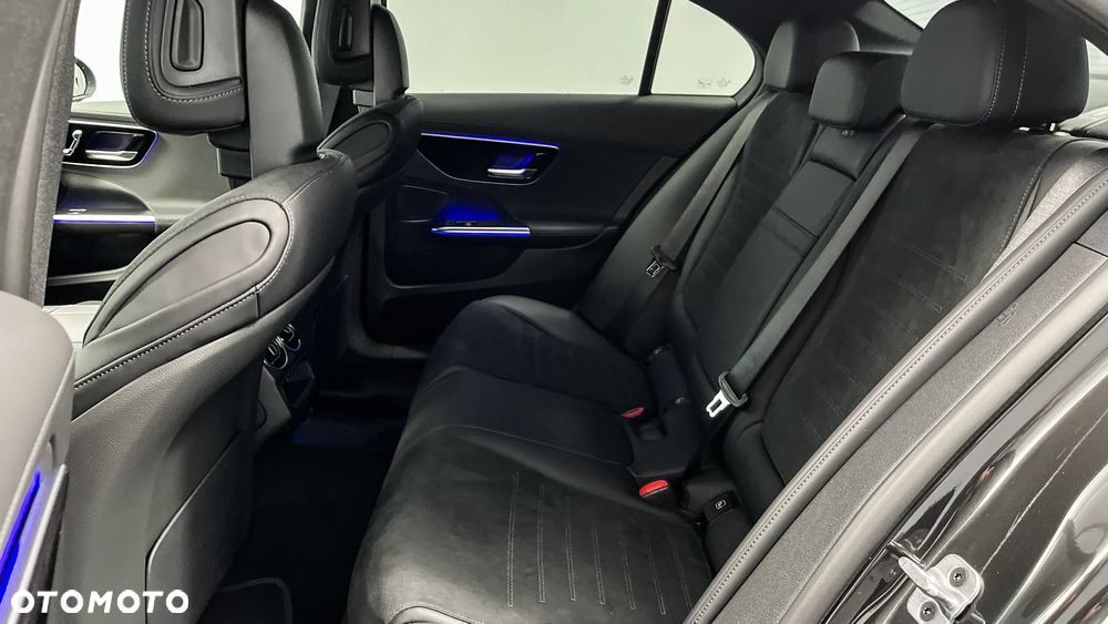 Mercedes-Benz Klasa C 200 d mHEV AMG - 11