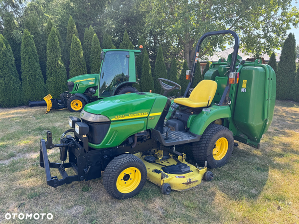 John Deere 2305