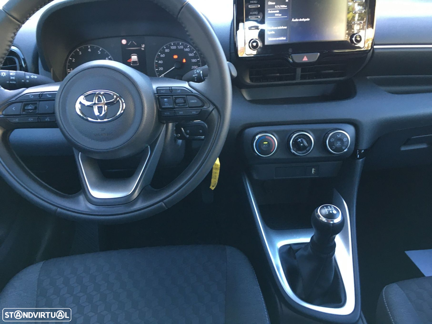 Toyota Yaris 1.0 VVT-i Comfort Plus - 10
