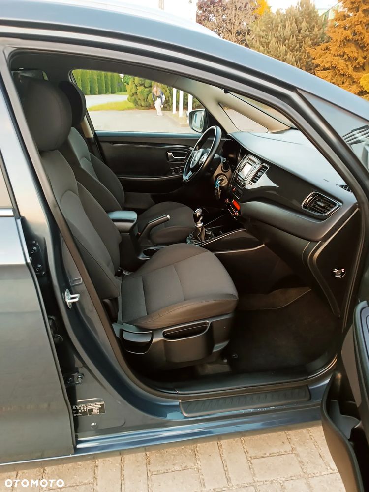 Kia Carens 1.6 GDI Dream Team Edition - 17