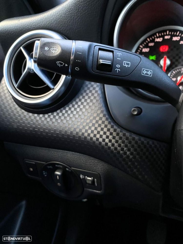 Mercedes-Benz A 180 d Urban - 12