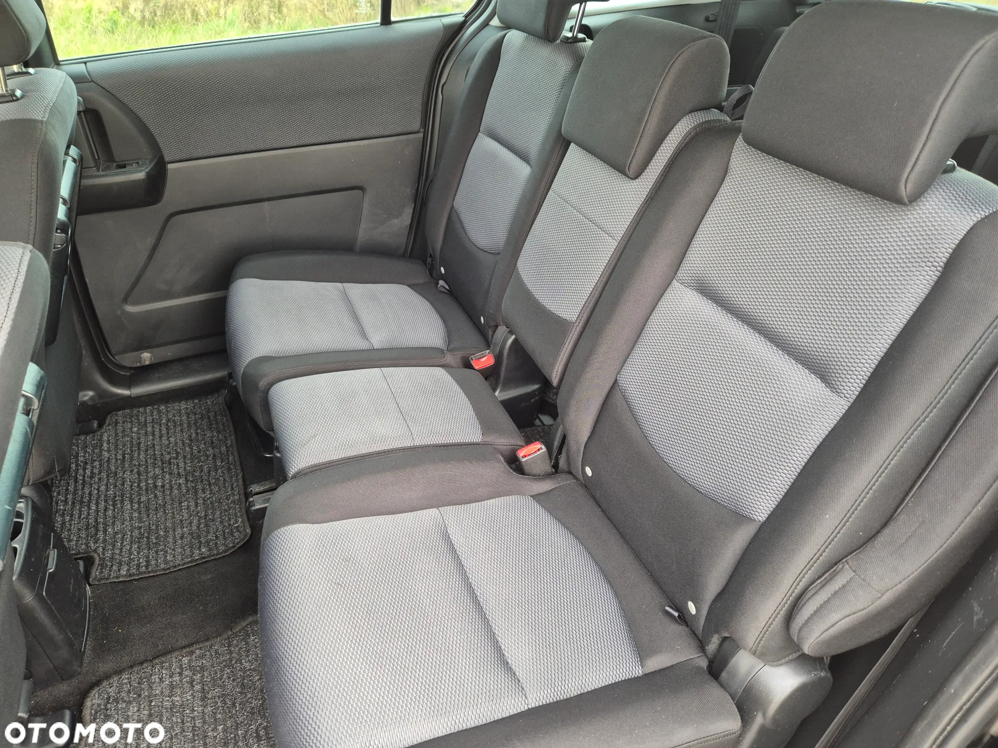 Mazda 5 2.0 Exclusive + - 25