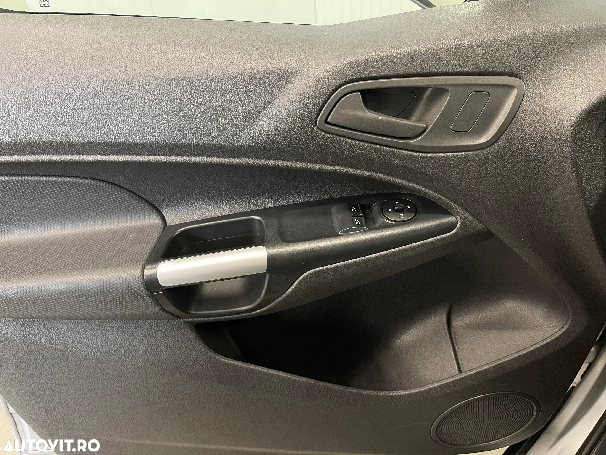Ford Transit Connect - 19