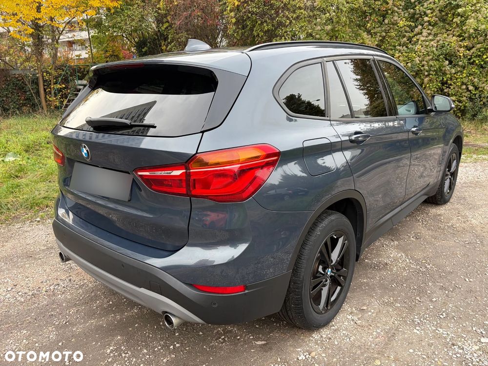 BMW X1 xDrive20i Advantage - 6