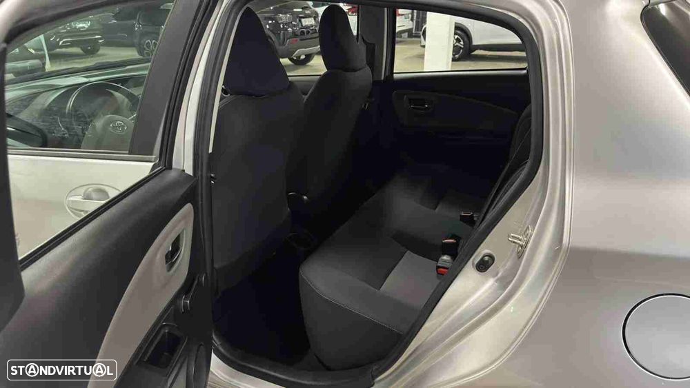 Toyota Yaris 1.0 VVT-i ACtive - 11