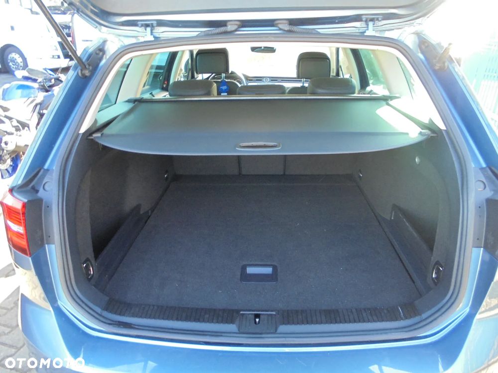 Volkswagen Passat Variant 2.0 TDI SCR BlueMotion Highline - 26