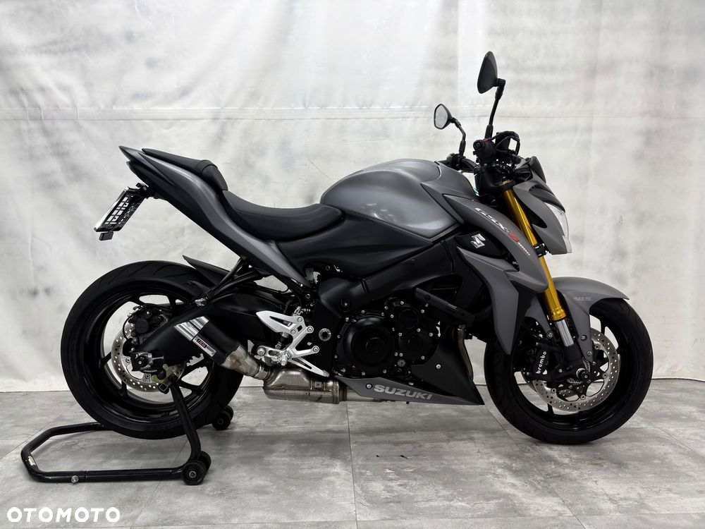Suzuki GSX 1000 - 7